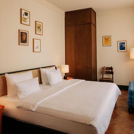 Boutique Hotel Chateau Royal Berlin Dış mekan fotoğraf A bedroom at the hotel