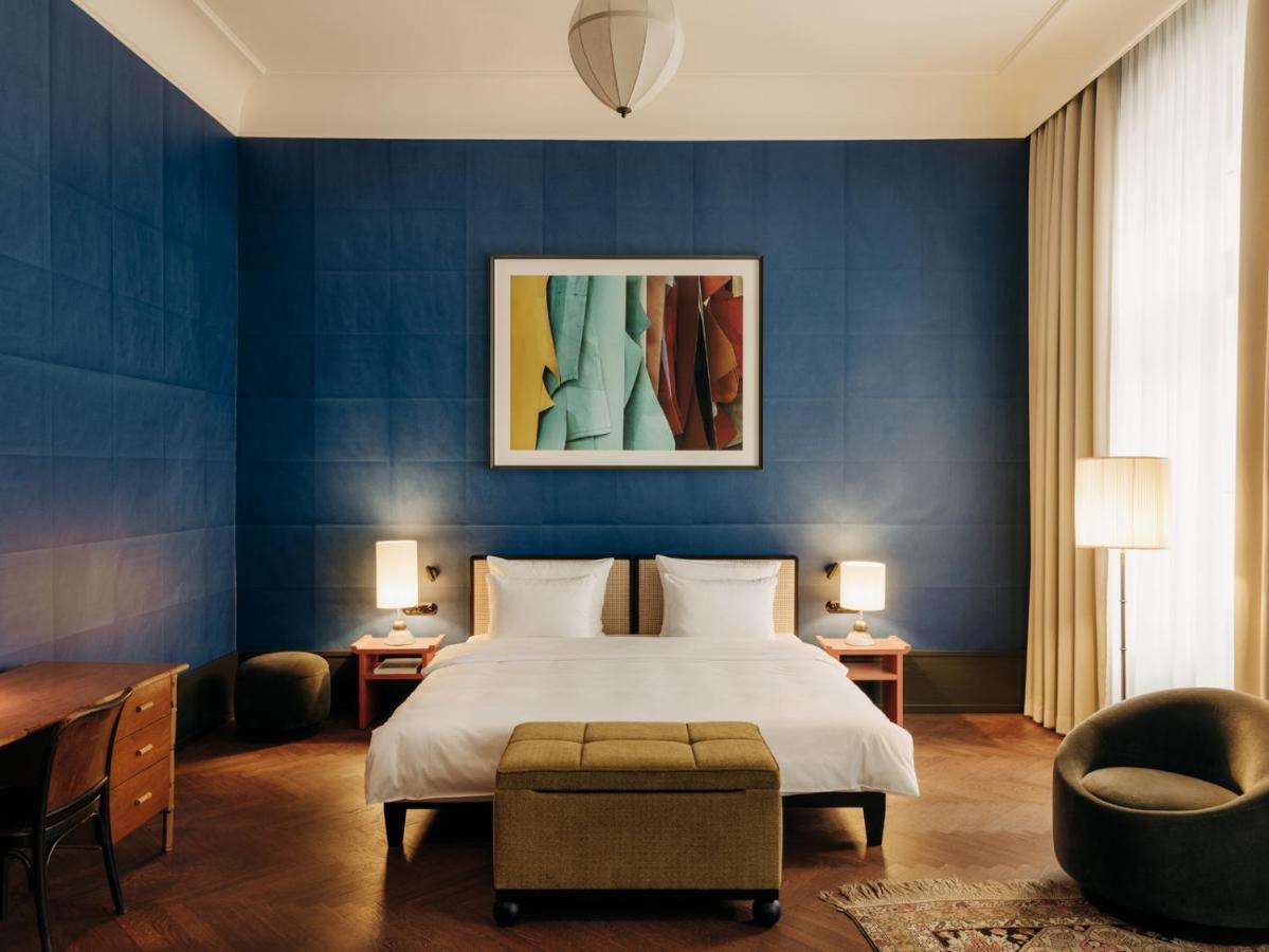 Boutique Hotel Chateau Royal Berlin Dış mekan fotoğraf A bedroom at the hotel