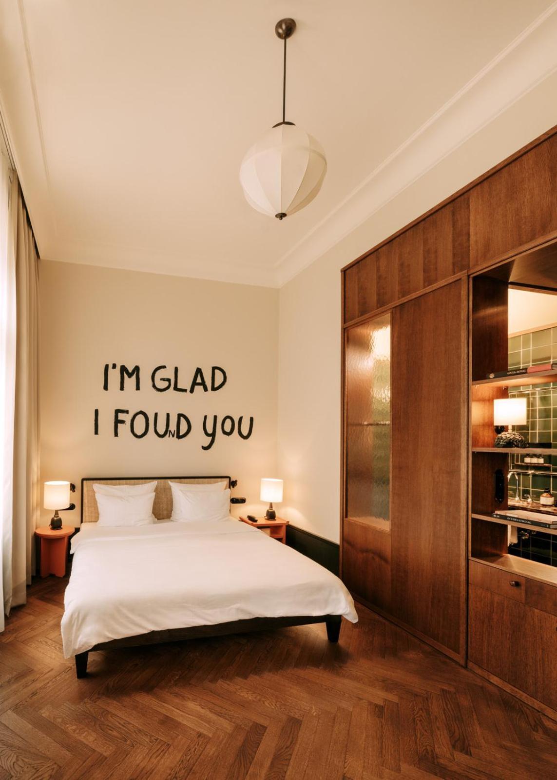 Boutique Hotel Chateau Royal Berlin Dış mekan fotoğraf A wall sticker