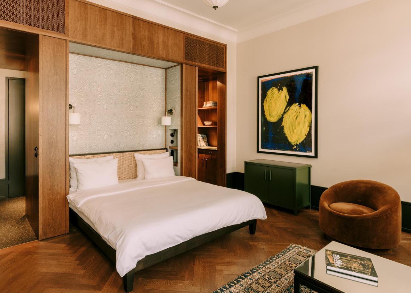Boutique Hotel Chateau Royal Berlin Dış mekan fotoğraf A bedroom at the hotel