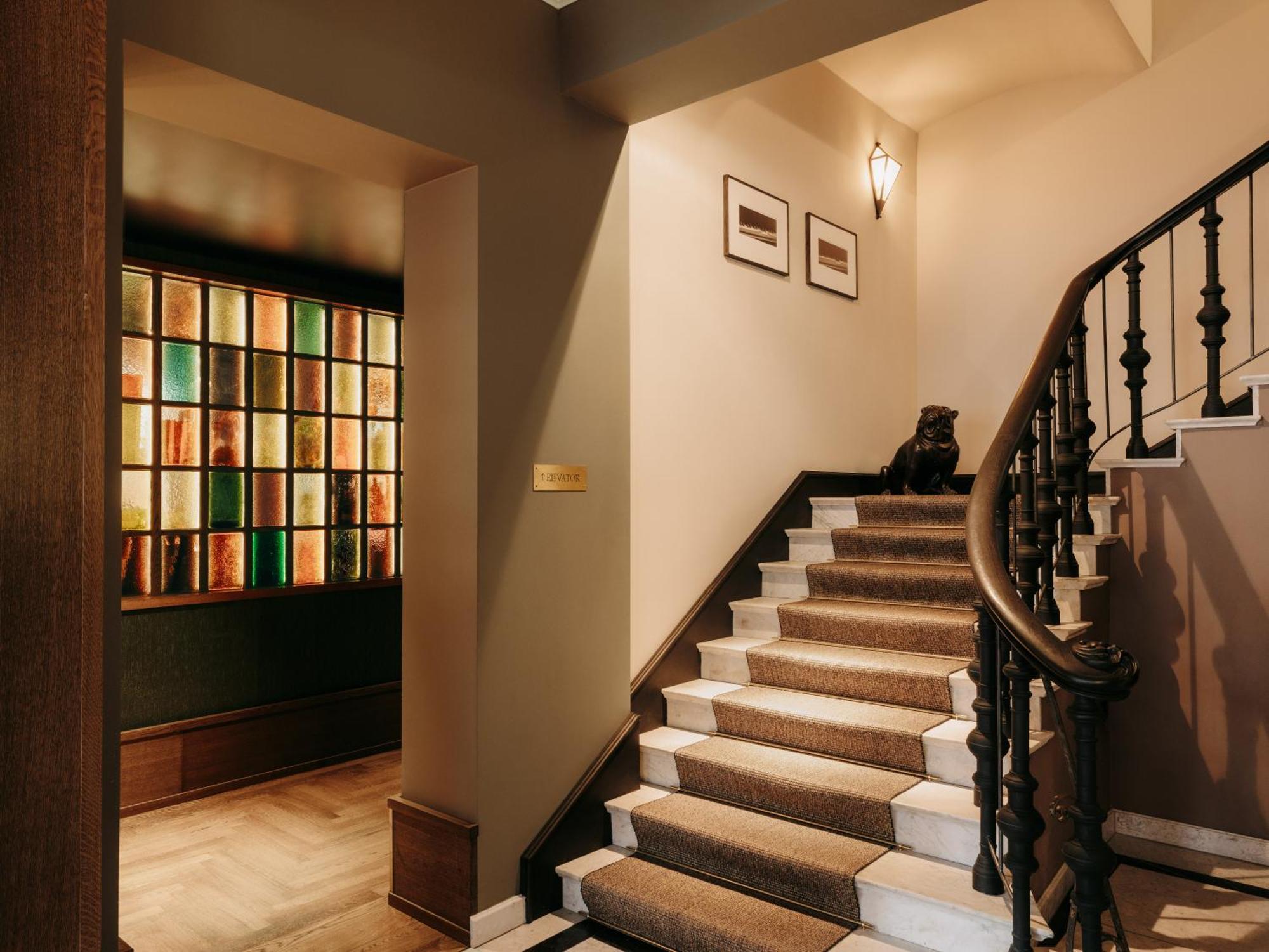 Boutique Hotel Chateau Royal Berlin Dış mekan fotoğraf The staircase